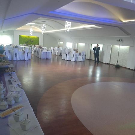 Dwor Wapowce Hotel Kültér fotó