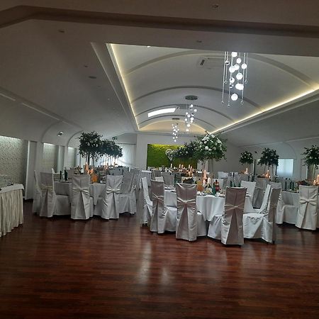 Dwor Wapowce Hotel Kültér fotó
