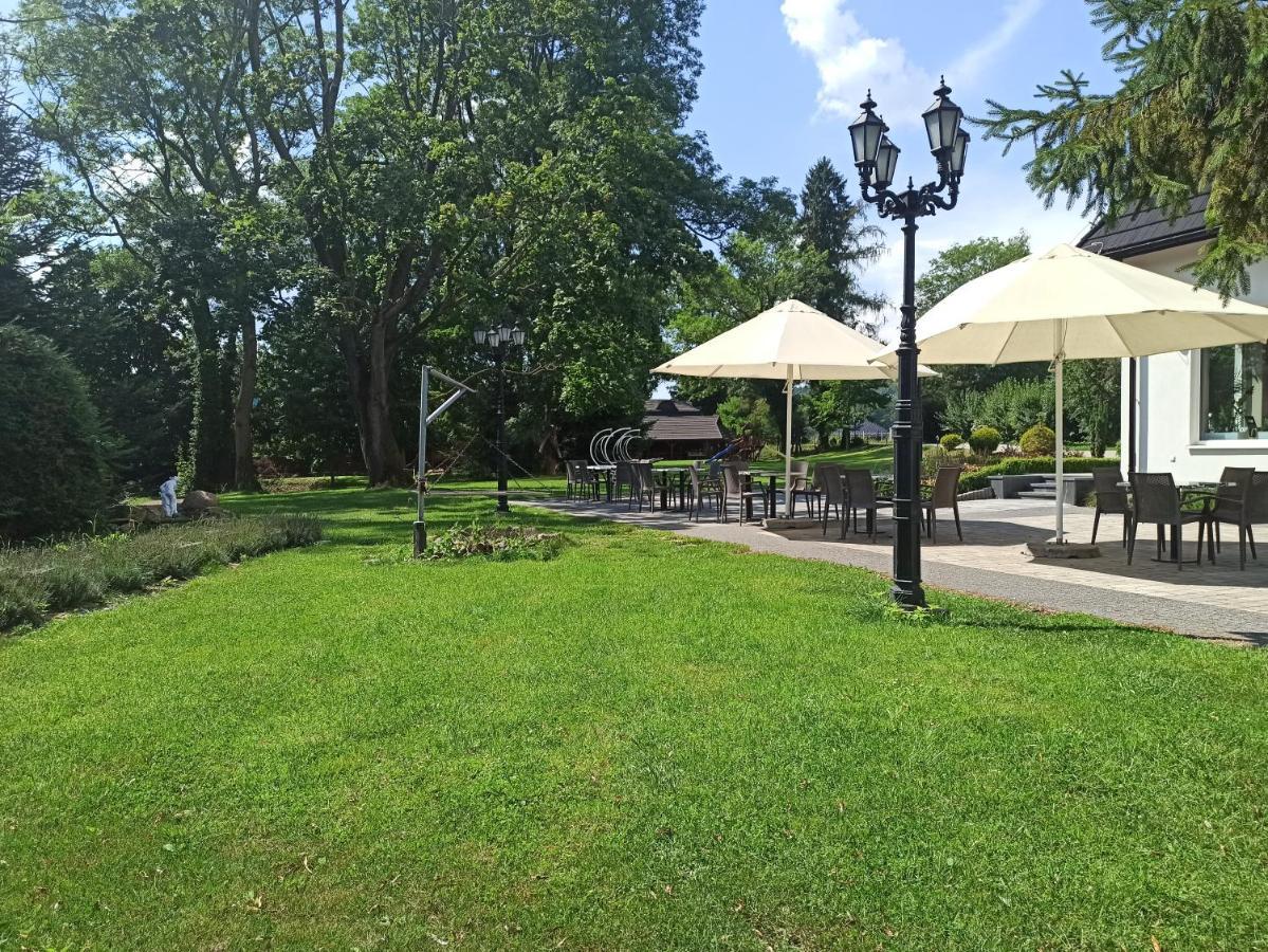 Dwor Wapowce Hotel Kültér fotó