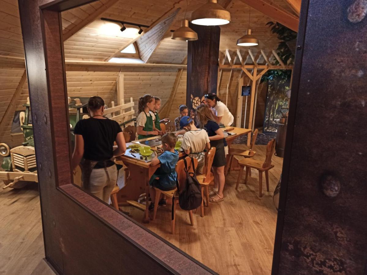 Dwor Wapowce Hotel Kültér fotó