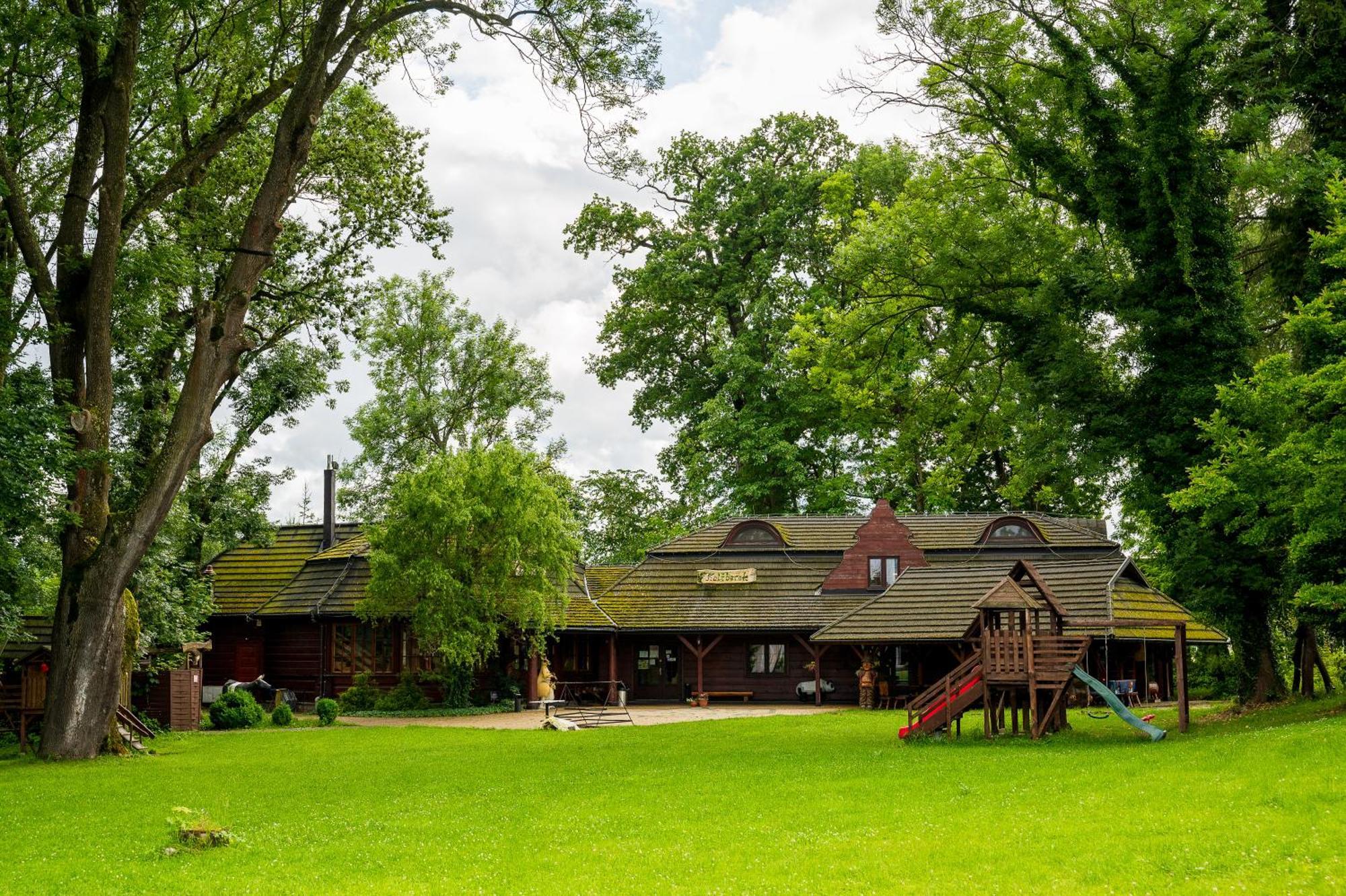 Dwor Wapowce Hotel Kültér fotó