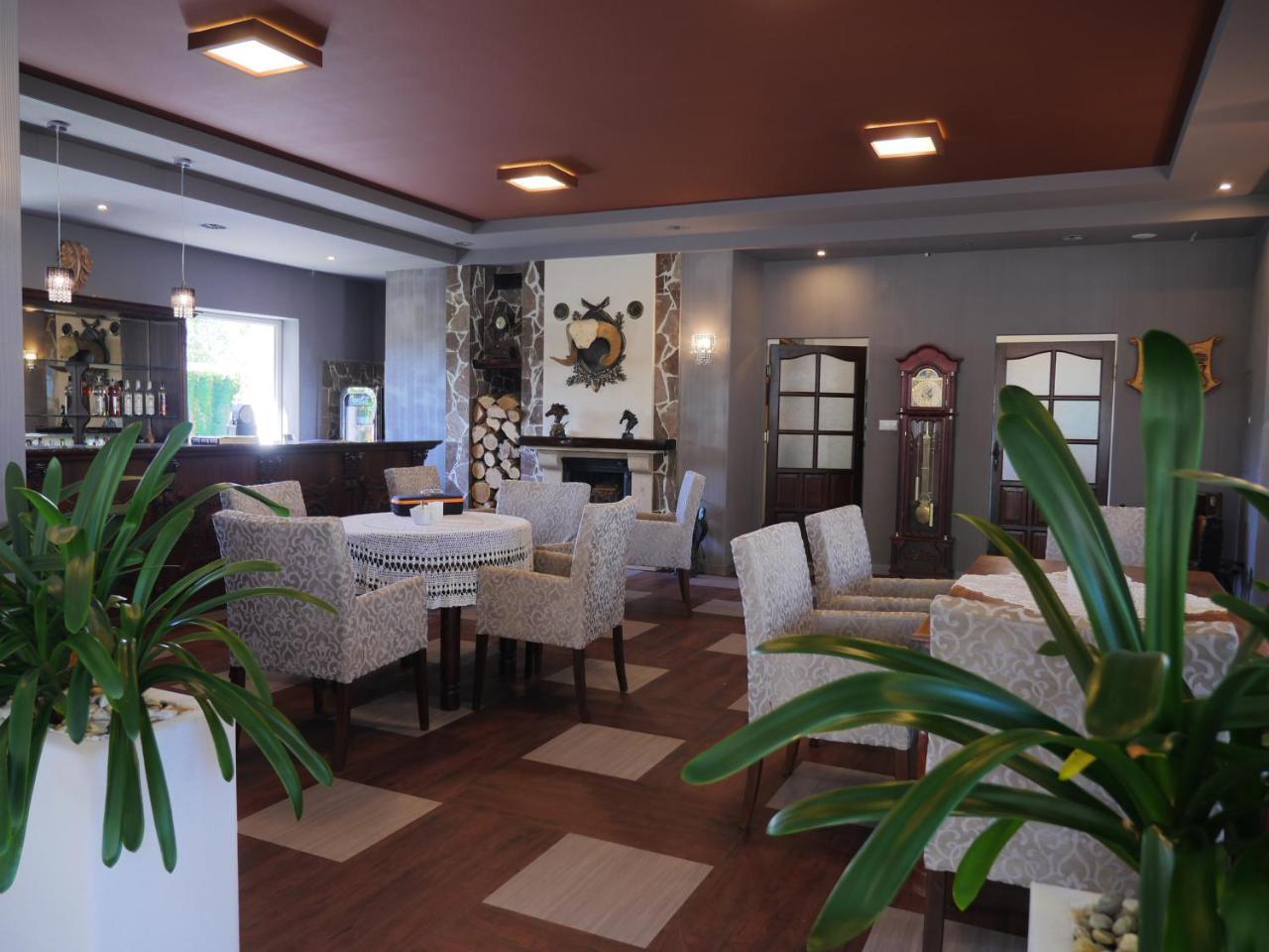 Dwor Wapowce Hotel Kültér fotó