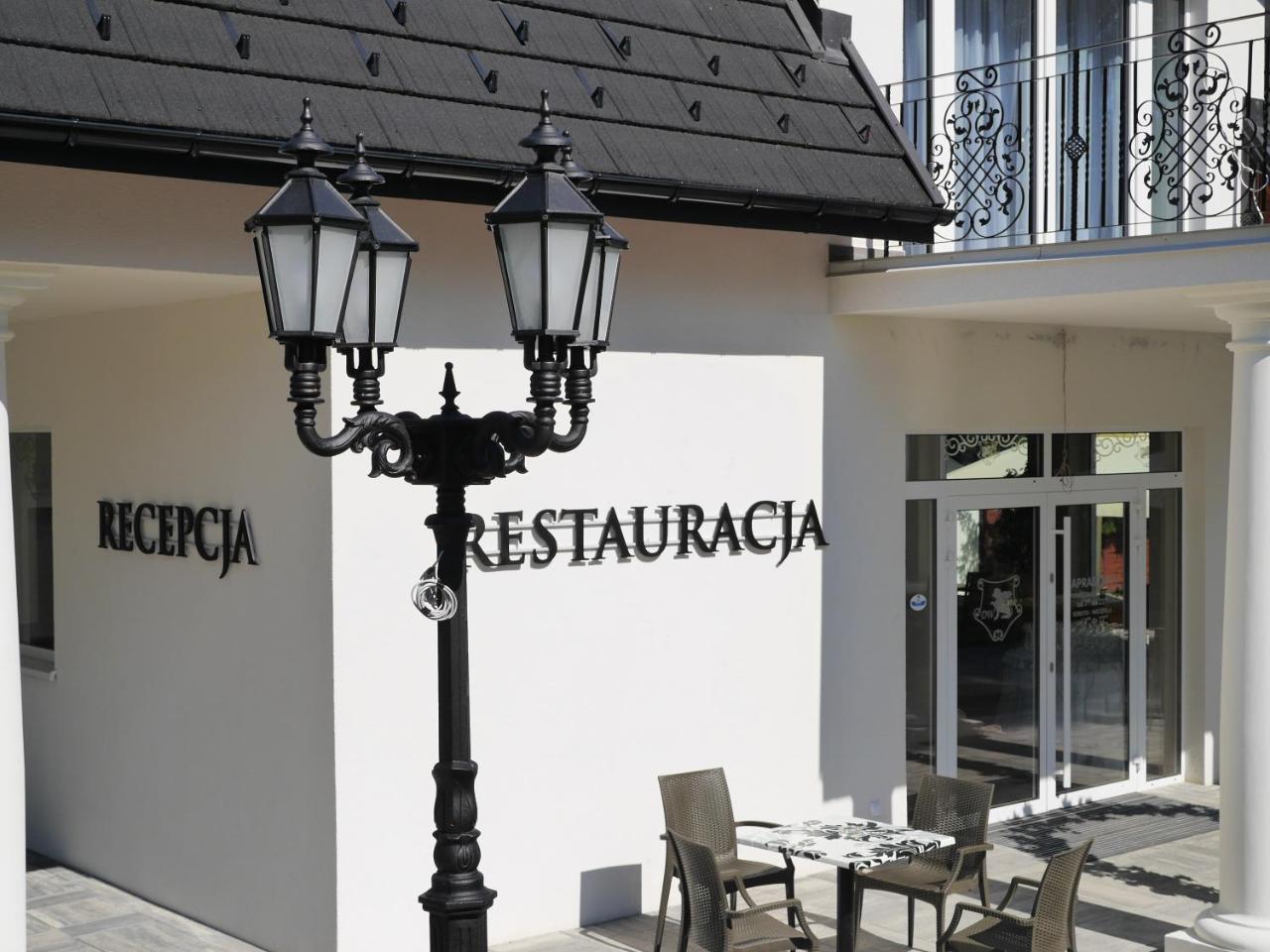 Dwor Wapowce Hotel Kültér fotó